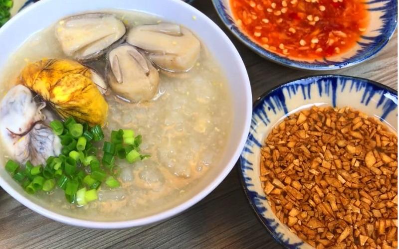 Hướng dẫn cách nấu cháo trứng vịt lộn vừa đơn giản lại vô cùng ngon miệng.