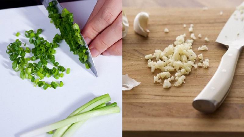 Khám phá cách chế biến cơm chiên cá mặn giòn tan, hấp dẫn như món ăn nhà hàng, mang đến trải nghiệm ẩm thực đầy mới lạ.