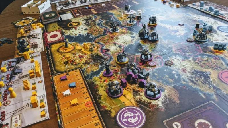 Hướng dẫn chi tiết và dễ hiểu về cách chơi board game Scythe, giúp người chơi mới có thể nhanh chóng làm quen với các quy tắc và chiến thuật cơ bản để bắt đầu hành trình chiến thắng.