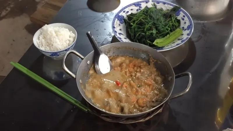 Khám phá cách chế biến món cá thòi lòi kho sả ớt nước cốt dừa thơm ngon, đậm đà hương vị biển.