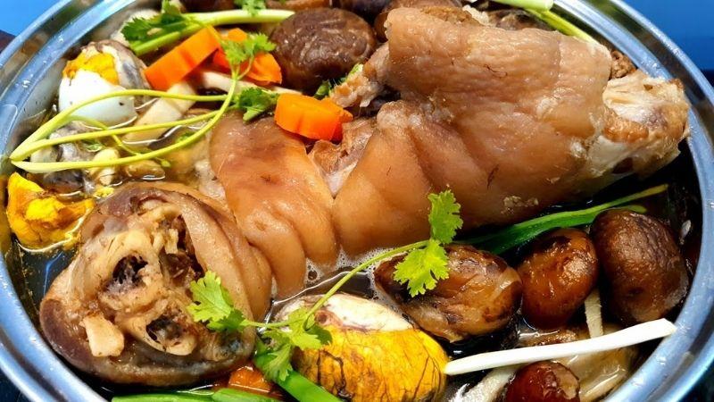 Khám phá cách nấu lẩu giò heo tiềm thuốc bắc thơm ngon, bổ dưỡng, mang đến cho bạn một trải nghiệm ẩm thực tuyệt vời và những lợi ích cho sức khỏe. Hãy cùng vào bếp với Tripi và thực hiện ngay món ăn này!