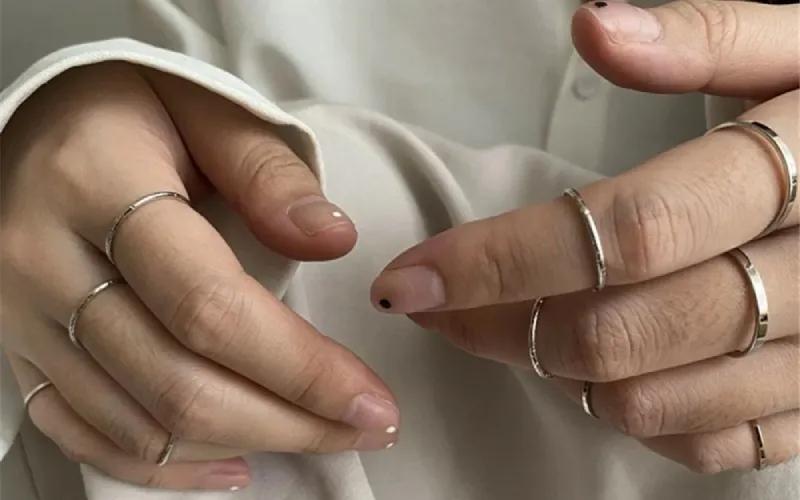 Khám phá ý nghĩa đeo nhẫn trên các ngón tay cho nữ một cách chính xác nhất