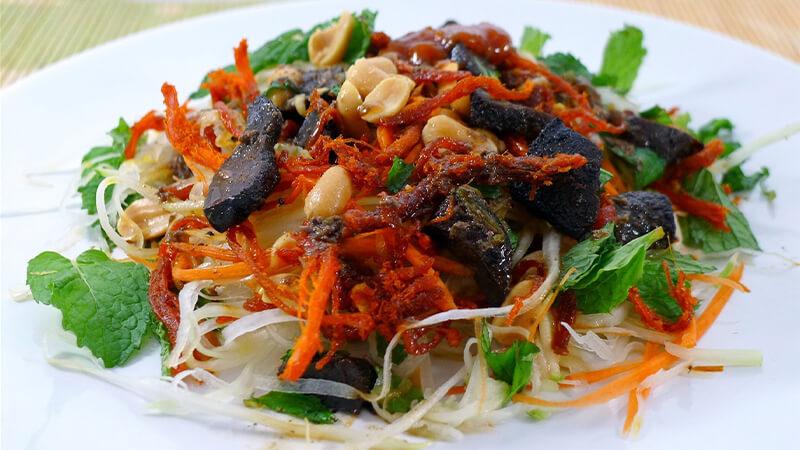 Hướng dẫn cách chế biến nộm bò khô đu đủ thơm ngon, đậm đà hương vị Hà Nội