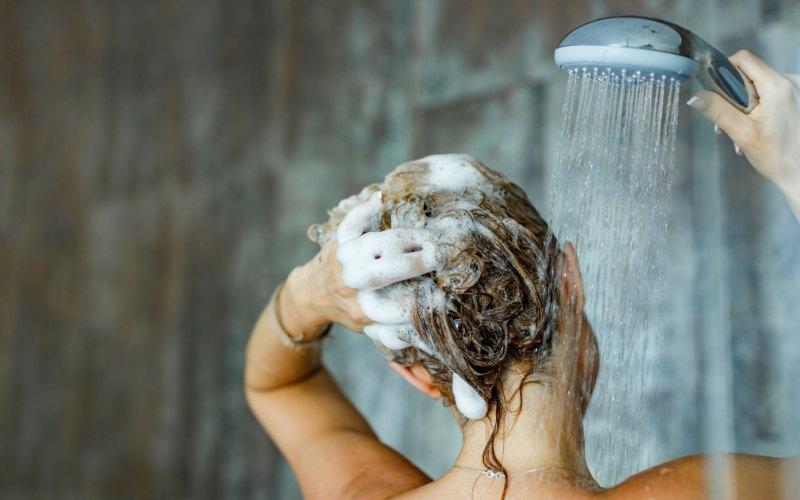 Khám phá những bí quyết giúp tóc con phát triển nhanh, mềm mại và suôn mượt, giúp bạn gái tự tin hơn với mái tóc của mình.