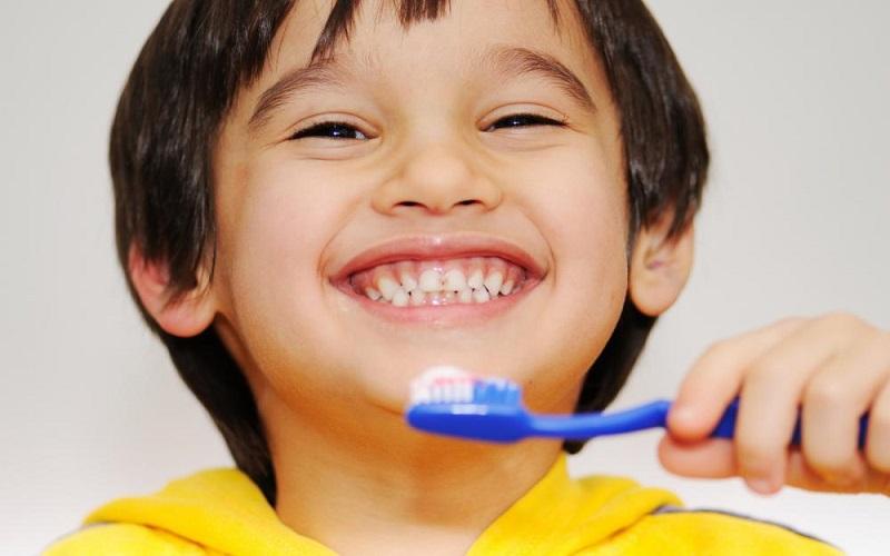Khi nào bé có thể bắt đầu dùng kem đánh răng?
