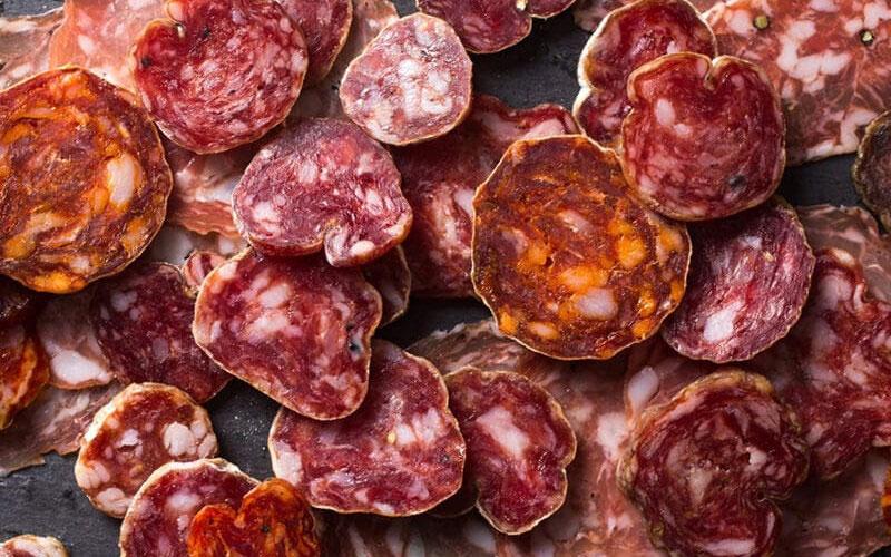 Salami là món gì? Những loại Salami phổ biến, cách ăn và chế biến thế nào?