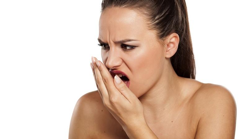 Tại sao bạn nên cạo lưỡi mỗi ngày?