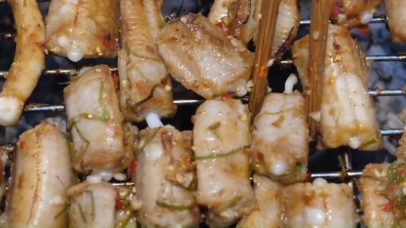 Khám phá cách chế biến cá mút đá nướng sa tế với hương vị cay nồng, thơm phức, độc đáo vô cùng.