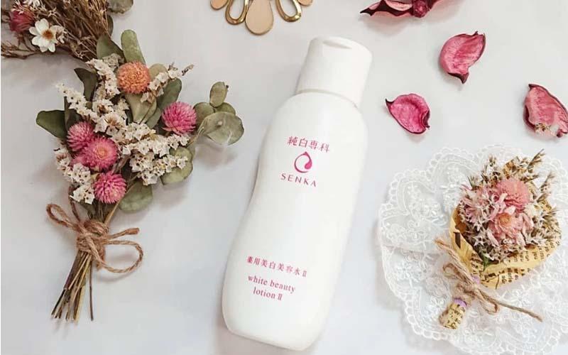 Khám phá chi tiết về nước hoa hồng Senka White Beauty Lotion I – sản phẩm giúp da mềm mịn và sáng đẹp tự nhiên.
