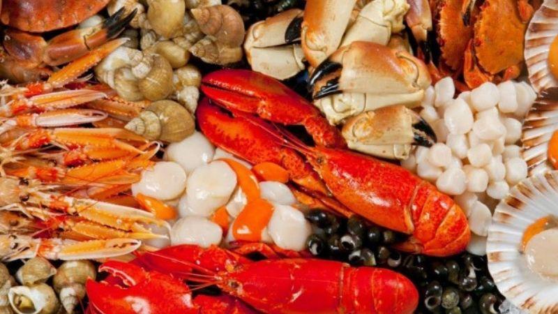 Người bị gút nên tránh ăn những thực phẩm nào? 7 món ăn nguy hiểm cần kiêng để giảm đau và kiểm soát bệnh gút.