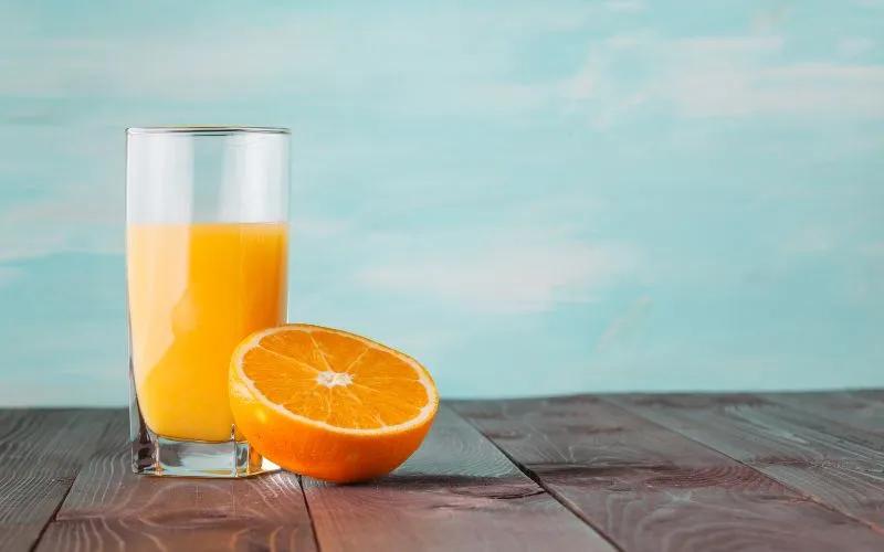 Giải đáp câu hỏi: Sau khi mổ ruột thừa, liệu có thể uống nước cam không?