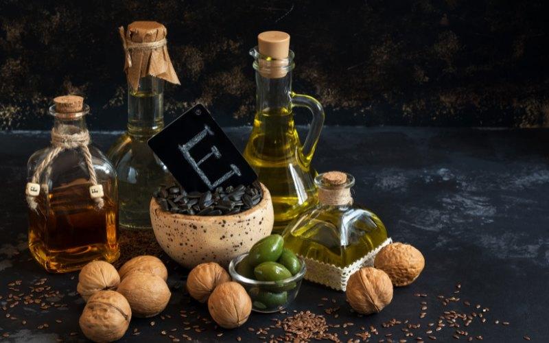 Khám phá 6 vitamin hỗ trợ giảm tình trạng khô âm đạo trong giai đoạn mãn kinh