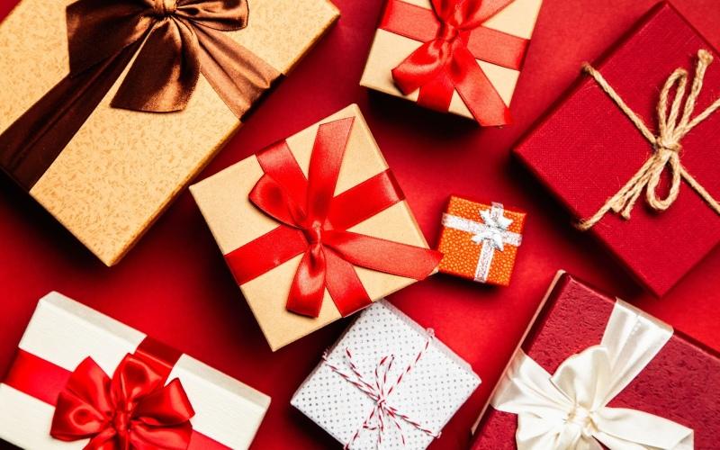Hơn 20 món quà tặng 8/3 đầy ý nghĩa và sáng tạo dành cho mẹ, vợ, chị em