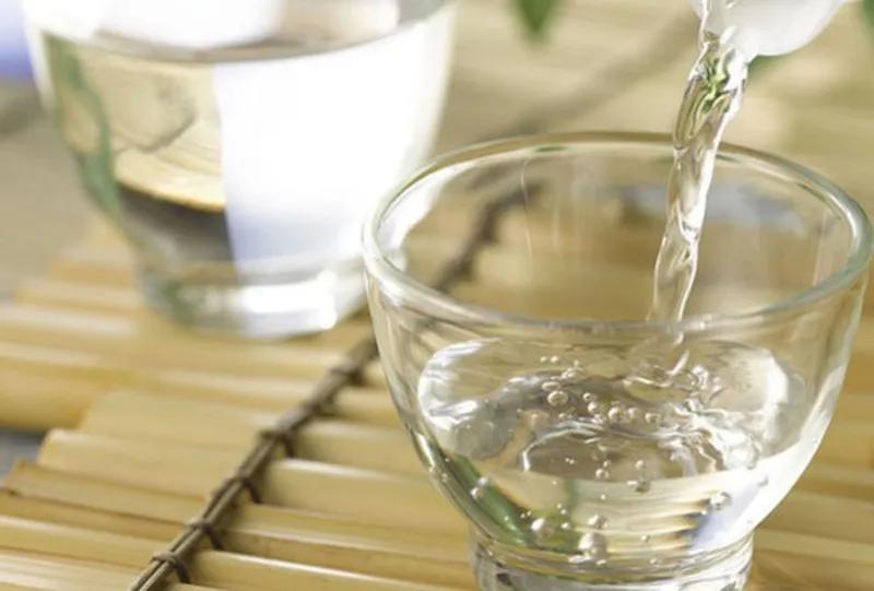Mẹo làm sáng áo trắng, dù cũ kỹ đến đâu vẫn tươi mới như thuở ban đầu