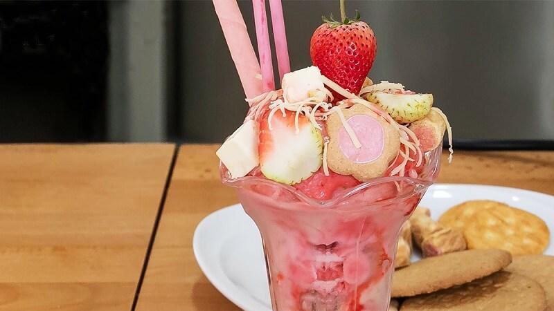 Khám phá cách làm kem mát lạnh bằng máy ép chậm, không cần phải mua ngoài, vô cùng tiện lợi ngay tại nhà.