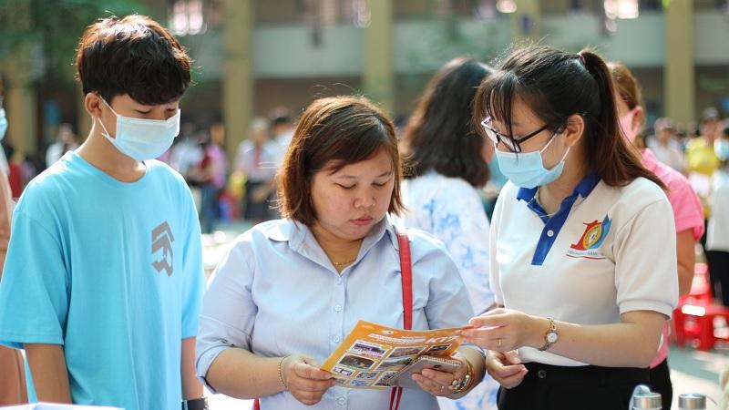 Hướng dẫn quy trình và thủ tục chuyển trường THPT cho con bạn