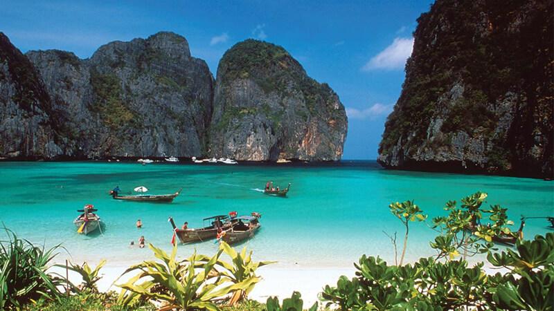 Khám phá những bí quyết du lịch đầy ấn tượng về đảo Koh Phi Phi, Thái Lan – điểm đến lý tưởng với vẻ đẹp tự nhiên tuyệt mỹ và trải nghiệm phong phú.