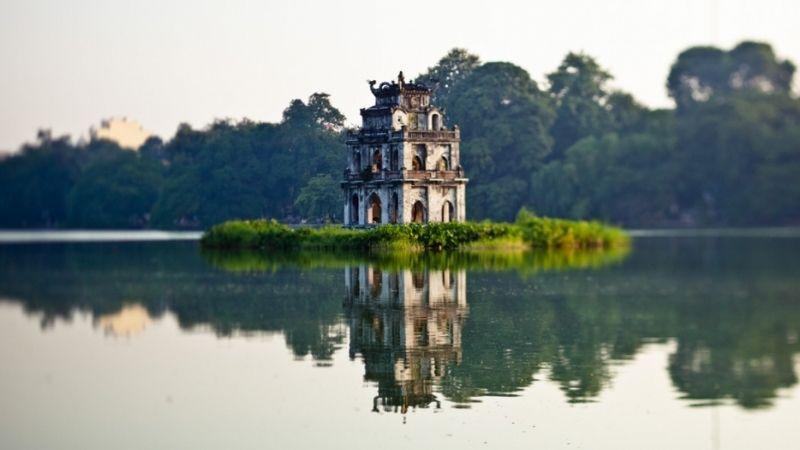 Khám phá 20 địa điểm du lịch hấp dẫn tại miền Bắc, những điểm đến không thể bỏ lỡ trong đời, hứa hẹn mang lại những trải nghiệm tuyệt vời.
