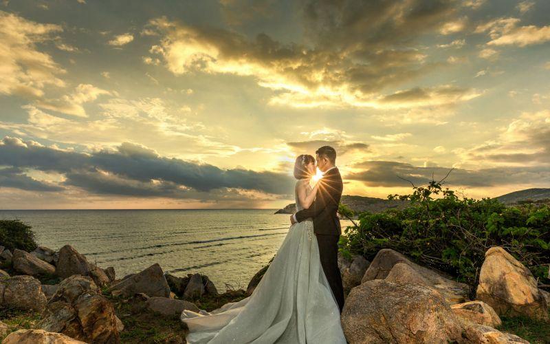 Khám phá ngay 10 địa điểm chụp ảnh cưới tuyệt đẹp tại Nha Trang, nơi mỗi khoảnh khắc tình yêu được lưu giữ hoàn hảo.