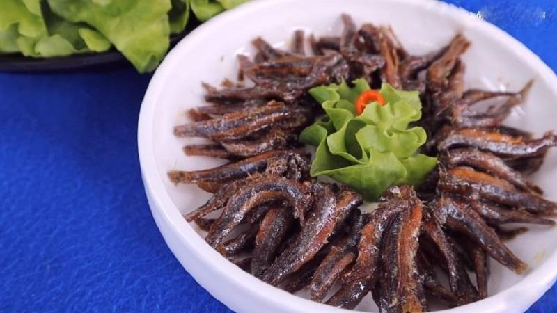 Khám phá cách chế biến món cá cơm kho tiêu thơm ngon, đậm đà, dễ làm và cực kỳ đưa cơm, là sự lựa chọn hoàn hảo cho bữa cơm gia đình.