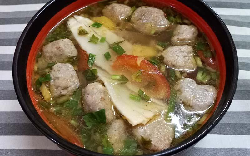 Khám phá công thức nấu canh măng chua cá thác lác thơm ngon, đảm bảo làm hài lòng mọi thành viên trong gia đình.