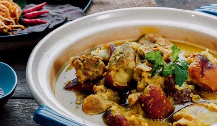 Khám phá công thức nấu bún giả cầy Nam Định thơm ngon, đậm đà, đúng chuẩn hương vị quê hương.