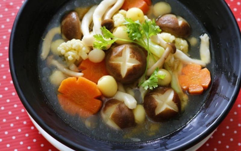 Khám phá món canh nấm chay ngọt lành, bổ dưỡng, giúp làm mới khẩu vị của bạn.