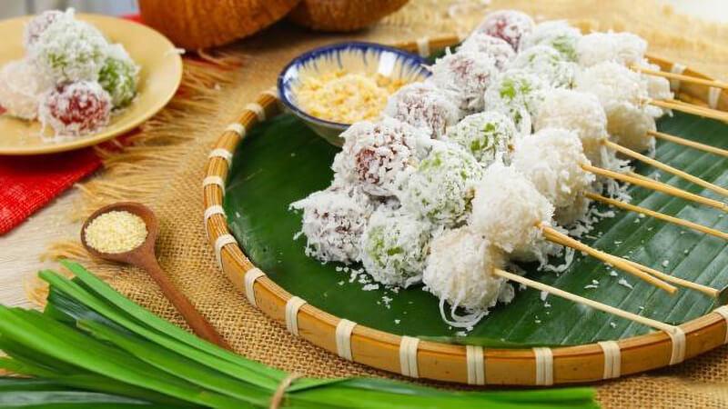 Hãy cùng sống lại những khoảnh khắc tuổi thơ với món bánh hòn mềm dẻo, thưởng thức mãi mà không thấy ngán.
