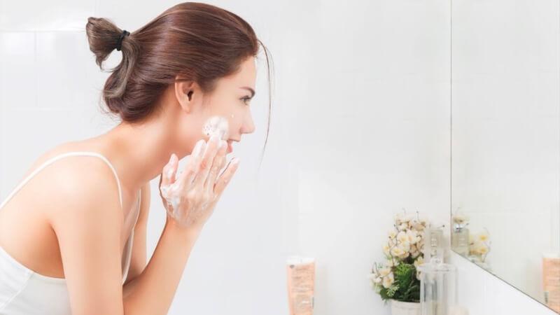Làn da mịn màng, sạch mụn cám quanh vùng cánh mũi sẽ không còn là điều khó khăn nếu bạn áp dụng những bí quyết này.