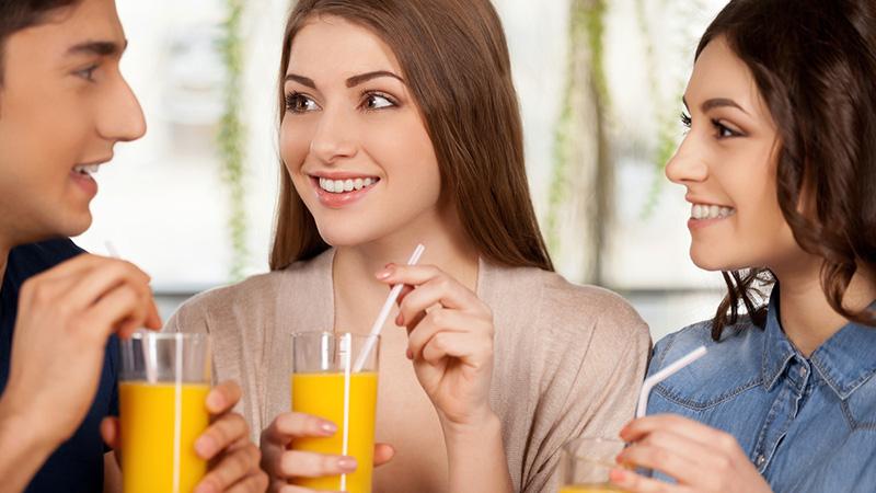 Liệu uống nước cam hàng ngày có thực sự mang lại lợi ích cho sức khỏe? Cùng khám phá câu trả lời với Tripi nhé!