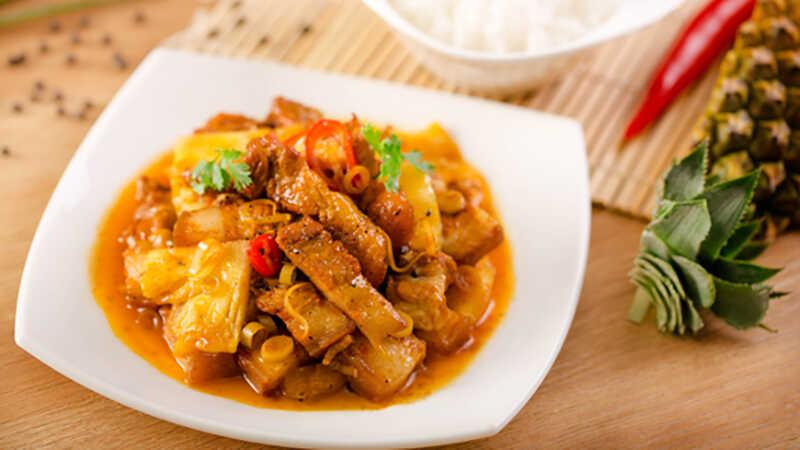 Một mâm cơm đầy đủ và thơm ngon vào cuối tuần sẽ khiến ai cũng không còn muốn bước ra ngoài để thưởng thức đồ ăn ngoài nữa!
