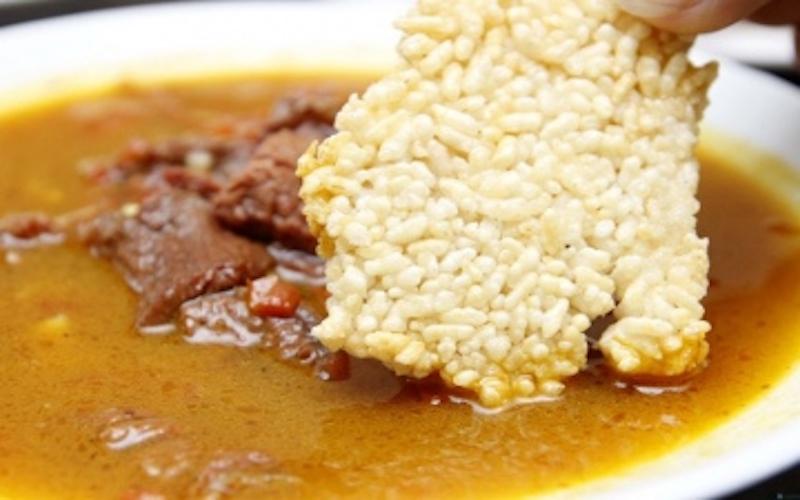 Khám phá cách làm cơm cháy dê Ninh Bình giòn tan, thơm ngon ngay tại gian bếp nhà bạn, vừa dễ làm lại đầy hấp dẫn.