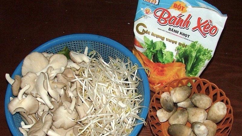 Vào mỗi dịp cuối tuần, gia đình sum vầy bên nhau, cùng nhau trổ tài chế biến những chiếc bánh xèo hải sản, với lớp vỏ vàng giòn, bên trong là hương vị đậm đà, hòa quyện cùng sự ấm cúng của tình thân.