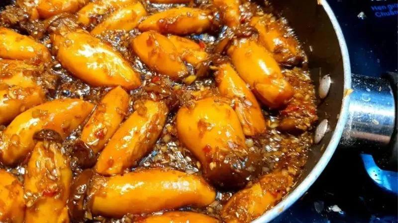 Công thức nấm đùi gà kho sả ớt chinh phục mọi thực khách với hương vị đậm đà, lôi cuốn khó cưỡng.