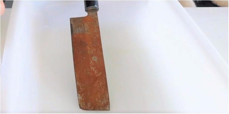Loại bỏ rỉ sét trên dao, kéo bằng những nguyên liệu dễ tìm và hiệu quả bất ngờ