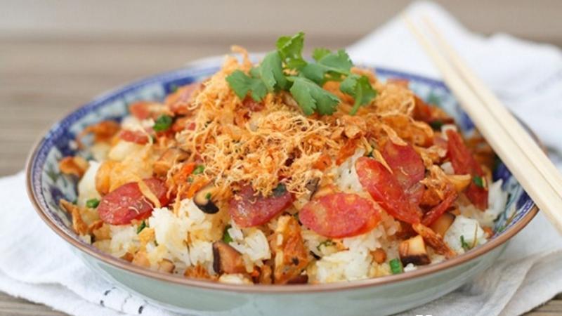 Khám phá công thức nấu xôi bằng nồi áp suất đơn giản và nhanh chóng, không cần ngâm gạo nếp trước.