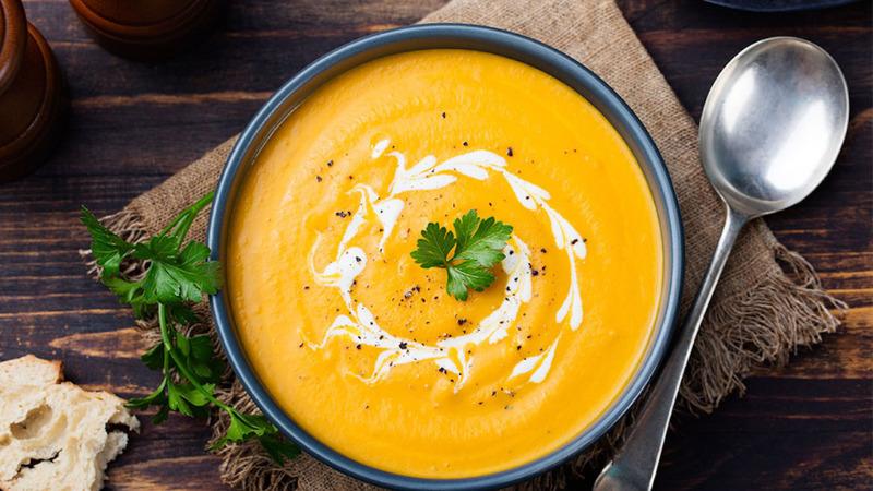 Hướng dẫn chế biến súp bí đỏ tại nhà, ngon miệng như ở nhà hàng