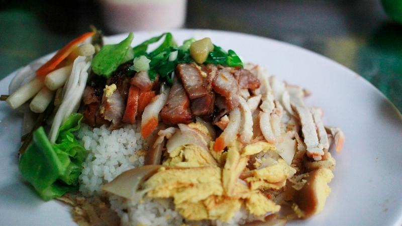 Quận 7 vào buổi sáng có rất nhiều món ăn ngon, bổ dưỡng và giá cả hợp lý. Dưới đây là 10 quán ăn sáng lý tưởng mà bạn không nên bỏ qua.