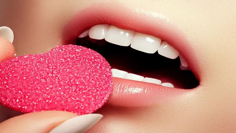 Hướng dẫn cách tô son môi xí muội mềm mại và quyến rũ cho các bạn gái