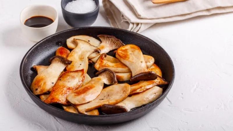 Cách chế biến nấm đùi gà chiên giòn hấp dẫn, đảm bảo cả nhà sẽ phải trầm trồ khen ngon.