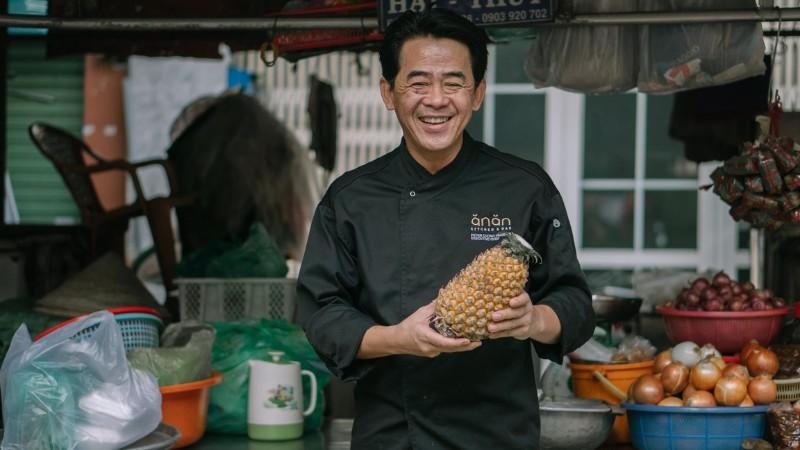 Ănăn Saigon - một nhà hàng vinh dự nhận sao Michelin, với món Phở và bánh mì độc đáo, có giá trị lên đến 100 USD, là điểm đến không thể bỏ qua.