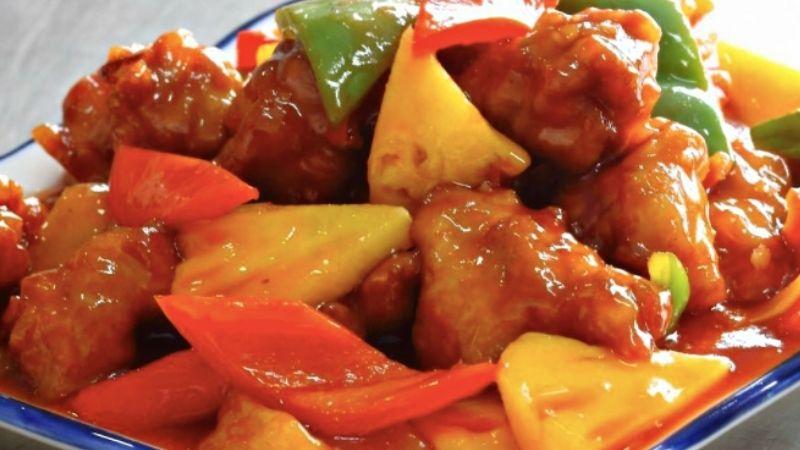 Khám phá cách chế biến gà sốt trái thơm độc đáo, kết hợp hương vị ngọt ngào mới lạ, tạo nên một món ăn hấp dẫn cho bữa cơm gia đình.