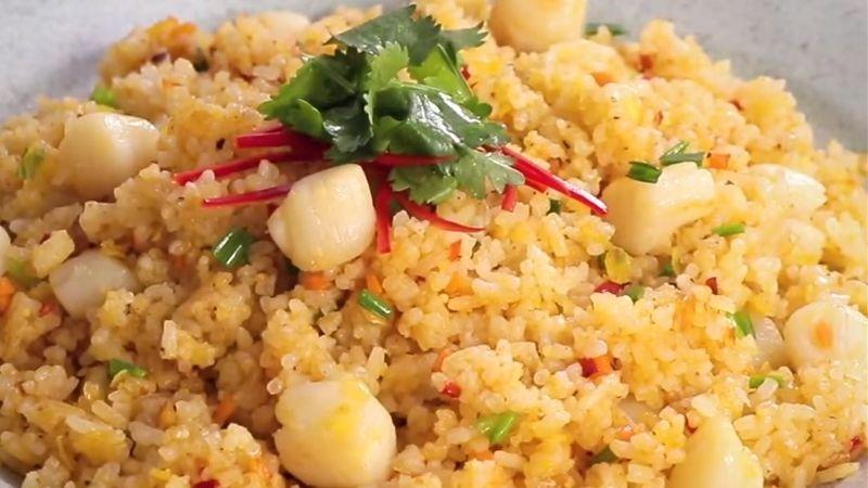 Khám phá công thức cơm chiên sò điệp mềm mịn, vị ngon khó cưỡng, ăn mãi không thấy chán