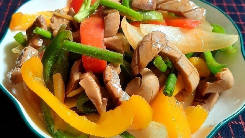 Học cách chế biến cật heo xào ớt chuông, món ăn đậm đà hương vị, khiến bạn không thể cưỡng lại được.