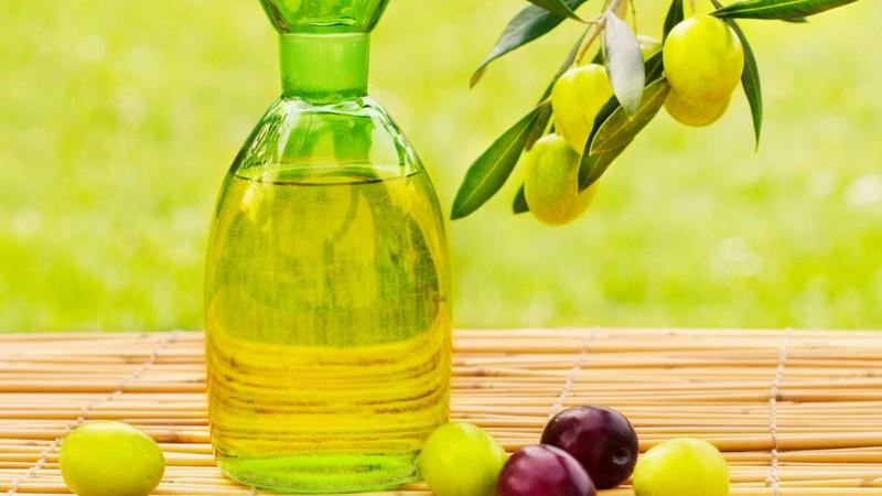 Hướng dẫn tự chế son dưỡng môi từ dầu ô liu tự nhiên