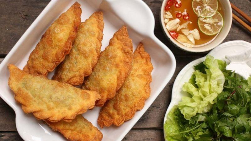 Khám phá công thức làm bánh xếp nhân thịt chiên giòn rụm, giòn tan đến từng lớp bánh, giữ được độ giòn lâu mà không hề bị mềm.