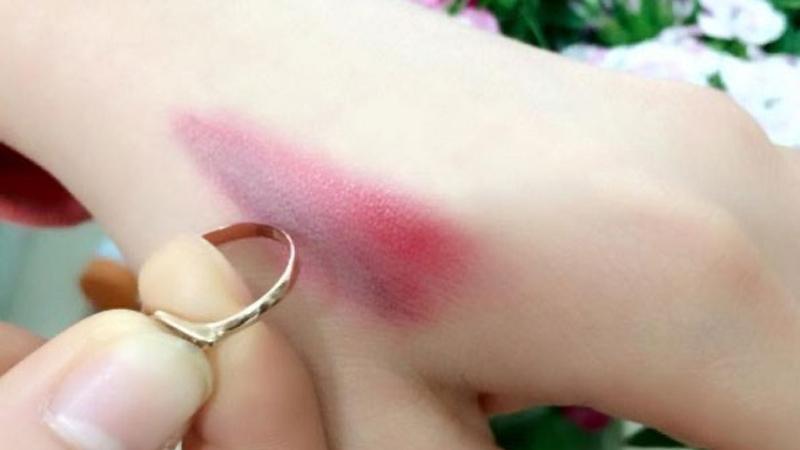 Liệu những phương pháp thử son có chì đang lan truyền hiện nay có thật sự chính xác? Cùng khám phá sự thật trong bài viết này.