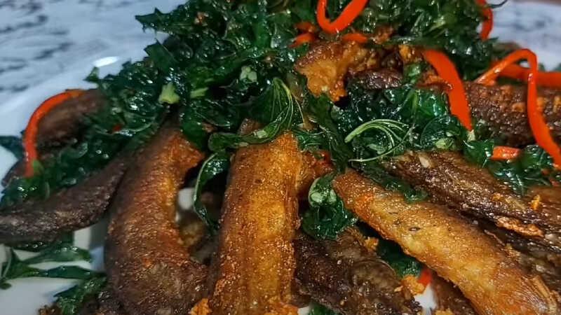Khám phá công thức làm món cá chạch chiên lá lốt đậm đà, thơm lừng, đem đến một bữa ăn tuyệt vời cho gia đình bạn