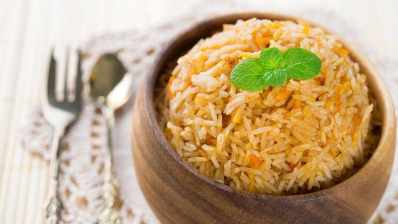 Hướng dẫn làm cơm chiên cà ri Ấn Độ đậm đà hương vị chuẩn, không cần phải ra ngoài thưởng thức tại nhà hàng.