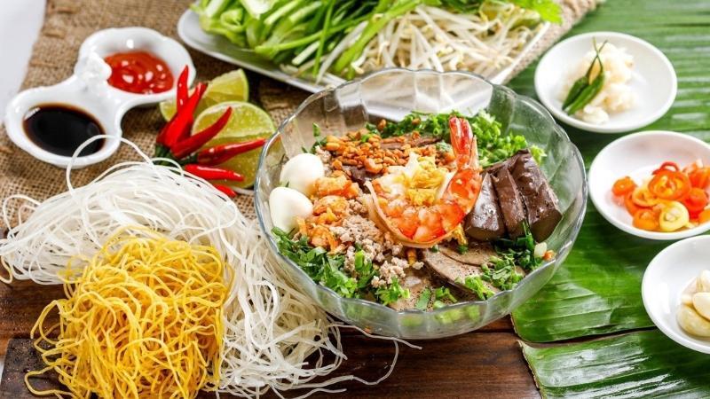 Khám phá cách nấu hủ tiếu Nam Vang đậm đà hương vị ngay tại nhà, với sợi hủ tiếu dai ngon và nước lèo đậm đà, mang đến bữa ăn tuyệt vời cho cả gia đình.